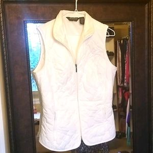 Eddie Bauer fitted white down vest, slender profil